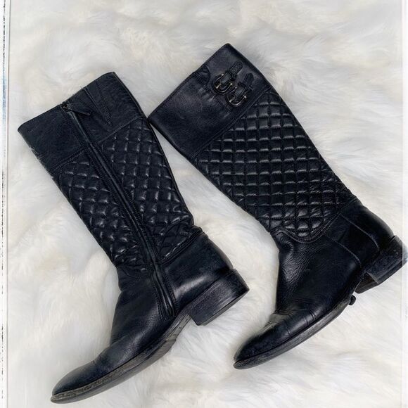 Burberry black quilted boots - Picture 1 of 11